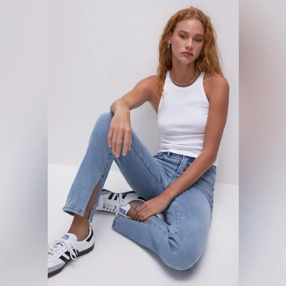 Good American Straight Leg Split Hem - Picture 2 of 13